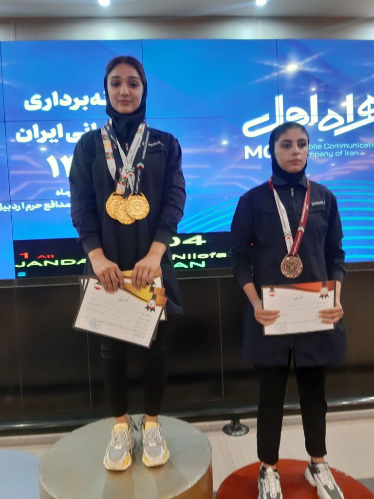 دسته 49 کیلو مسابقات وزنه برداری جوانان دختر کشور